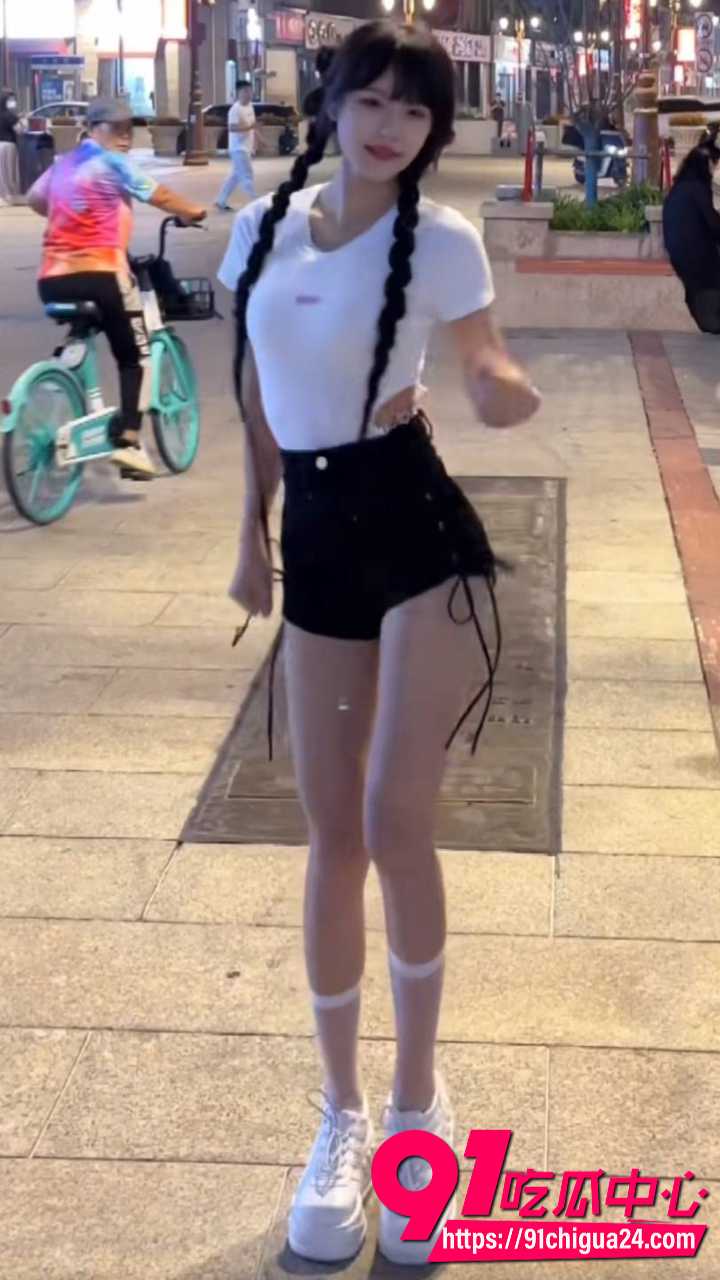 黑丝红裙兔女郎制服诱惑2