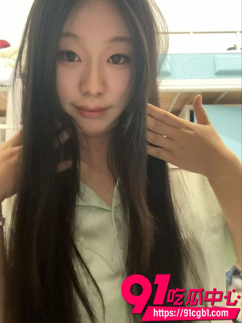 天津宝坻一中毕业 内蒙古农业大学大二学生妹吴思淼 与男友裸聊自慰视频流出 清纯自拍反差极大1