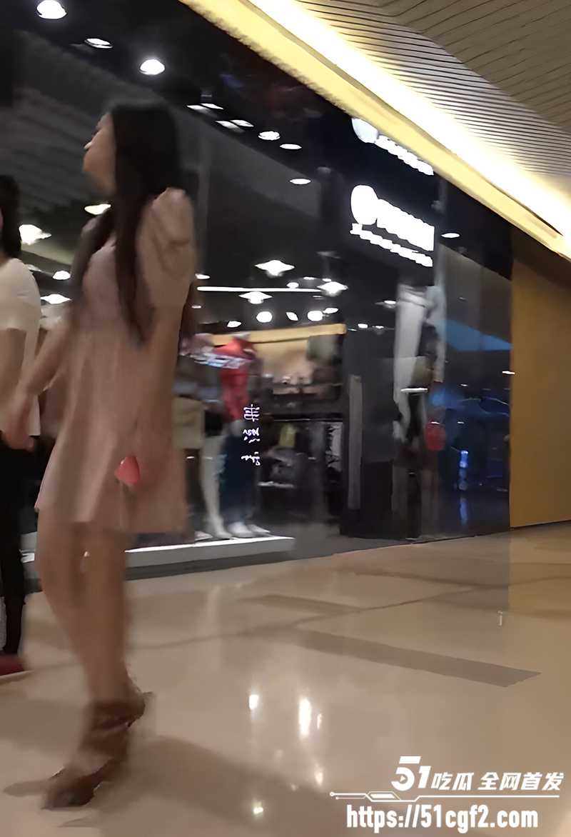 抄底偷拍无内小姐姐合集 3 拷贝 抄底偷拍无内小姐姐合集 3 拷贝