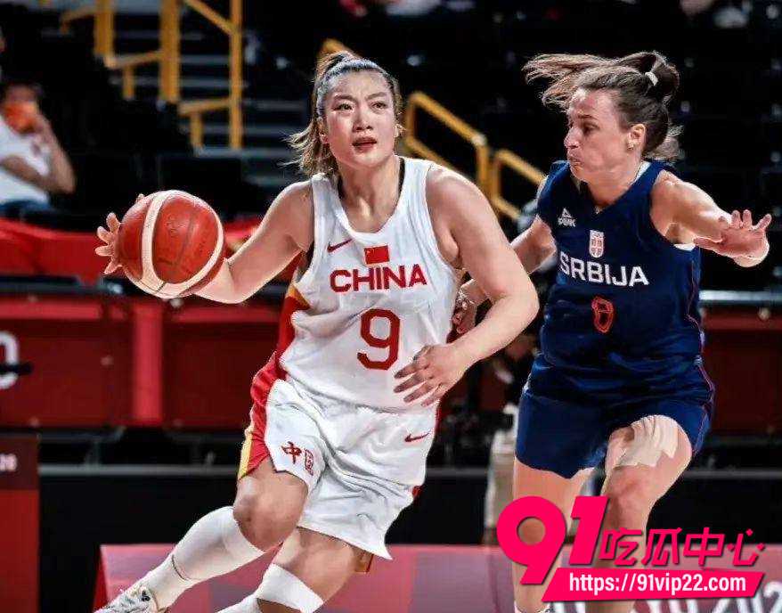中国女篮李梦4 中国女篮李梦4