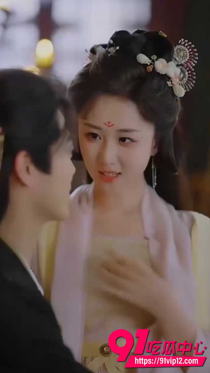 AI魔改短剧我刚登基称帝她就说我是昏君 明星女神古风汉服巨乳嫩穴扭腰狂舞 反差魅惑爆棚