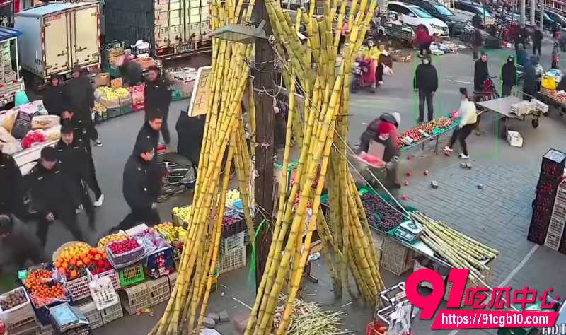 辽宁丹东城管暴力执法 5