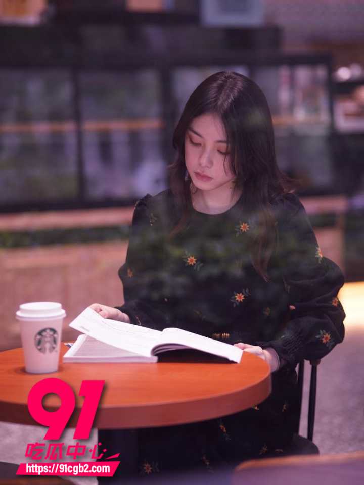 学姐孙韵婷酒店私密自拍5