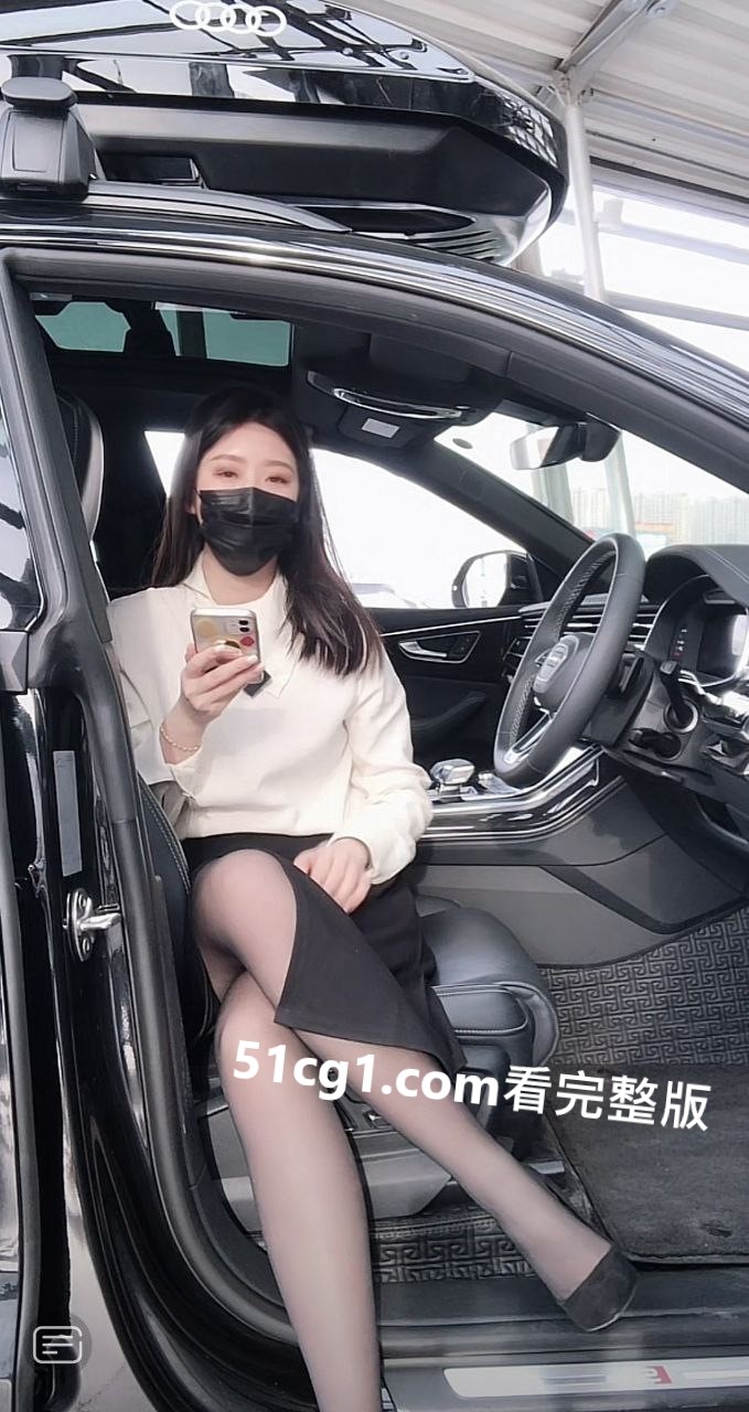 全款提车后 摸摸桃子01.jpg