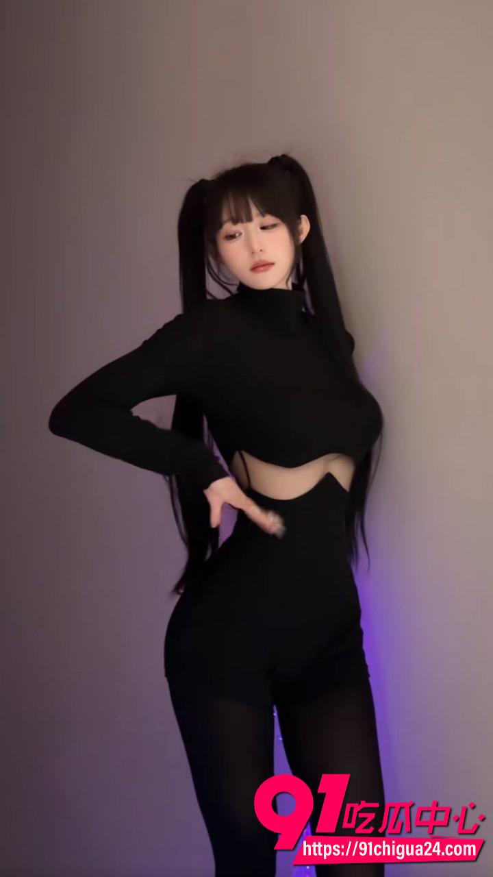 黑丝红裙兔女郎制服诱惑8