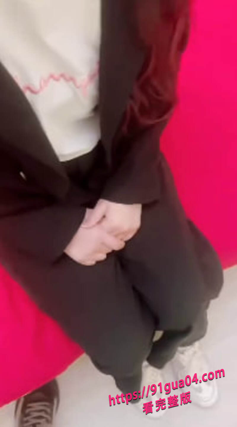 侄女婚房被淫乱父女强占？ 现场激情遭偷拍惨遭发现