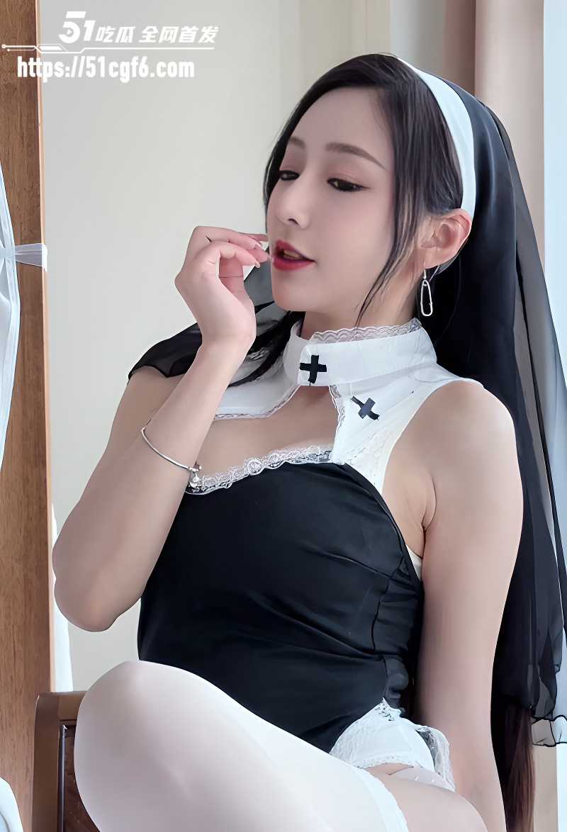秀人网模特王馨瑶白丝修女大尺度秀人网私拍诱惑2 秀人网模特王馨瑶白丝修女大尺度秀人网私拍诱惑2