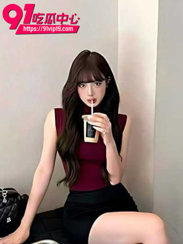 海角乱伦 穿着长靴的性感妈妈 在老公快回家之前也要和儿子做爱的一天