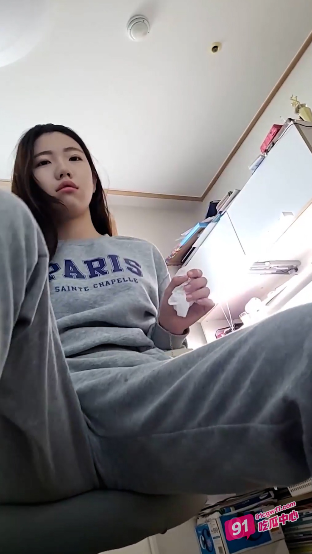 深夜视频推荐～大叔群邀高中嫩妹在车内开淫趴 自拍车震视频泄漏！ 配图3
