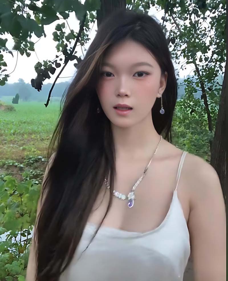 抖音主播镜头外换装却被电视反射出卖?网友全看傻了 配图4