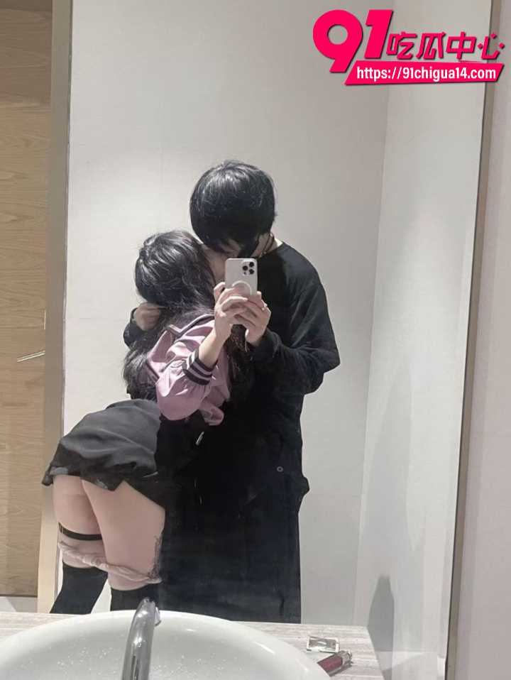 抖音网红吉他张小帕啪啪视频流出5