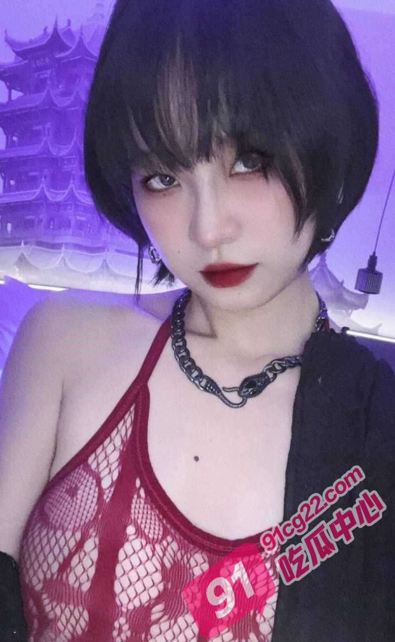 中南财经政法大学周芸芸 把第一次交给男友 竟被其炫耀性爱视频!