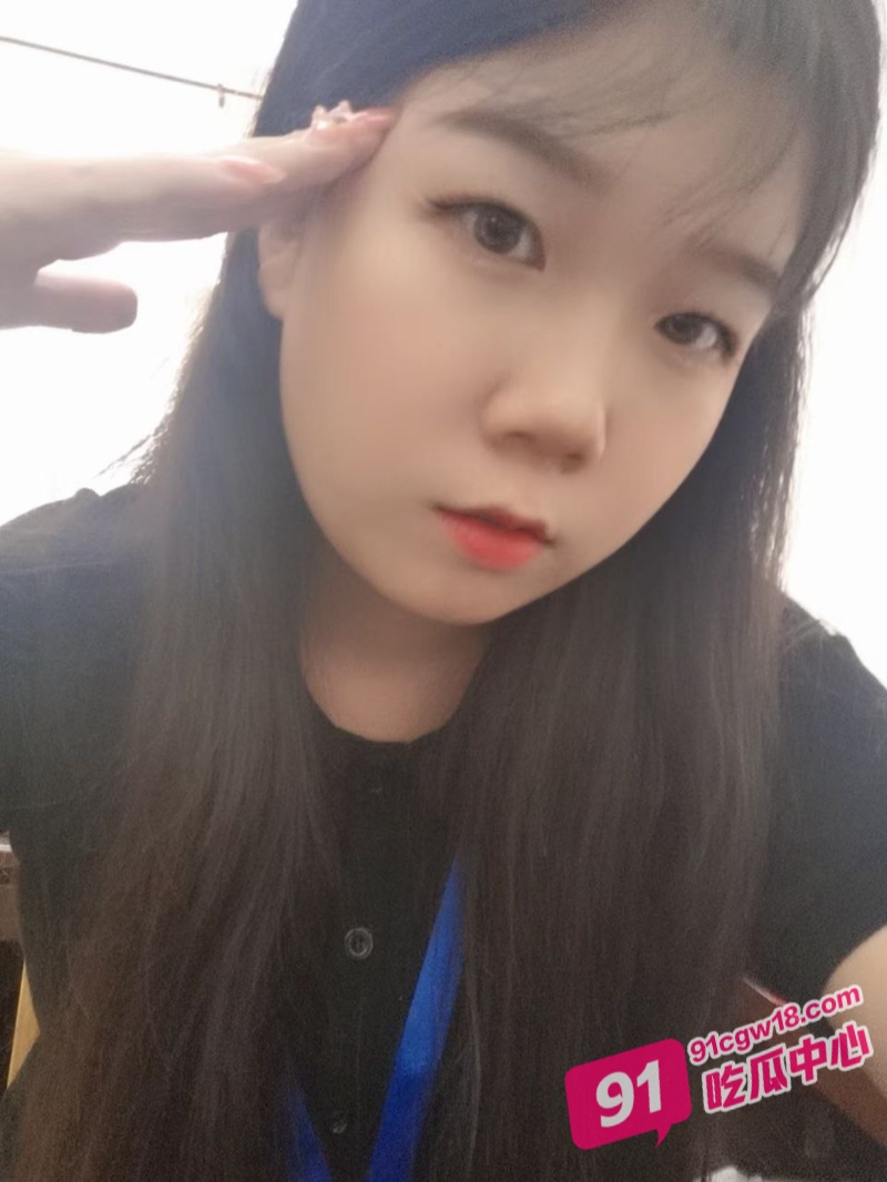 自己约的炮含泪也得干！湖南师范大学冯雅琪用照骗网恋 男的操完反手曝光！ 配图4