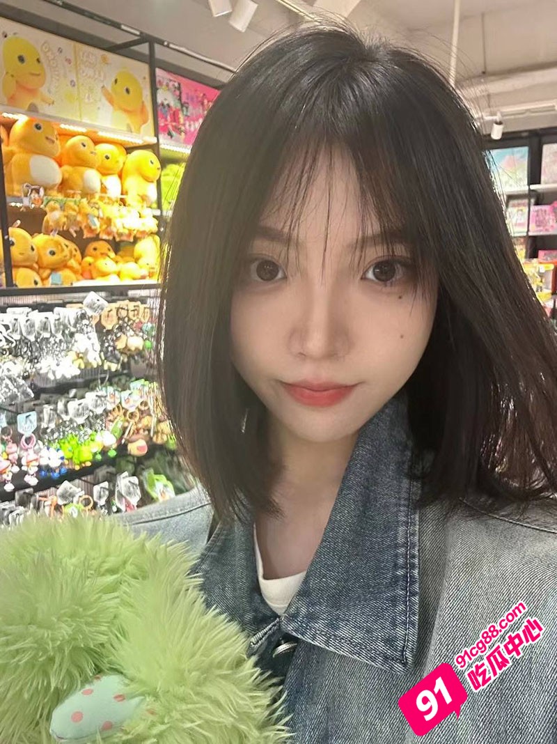 长沙师范学院极品反差嫩妹姚诗莹 长相很清纯的嫩妹和男友酒店开房吃鸡视频曝光！