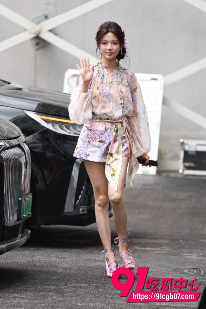 高能大瓜新晋女星 杨超越 早年被人下药性爱视频3