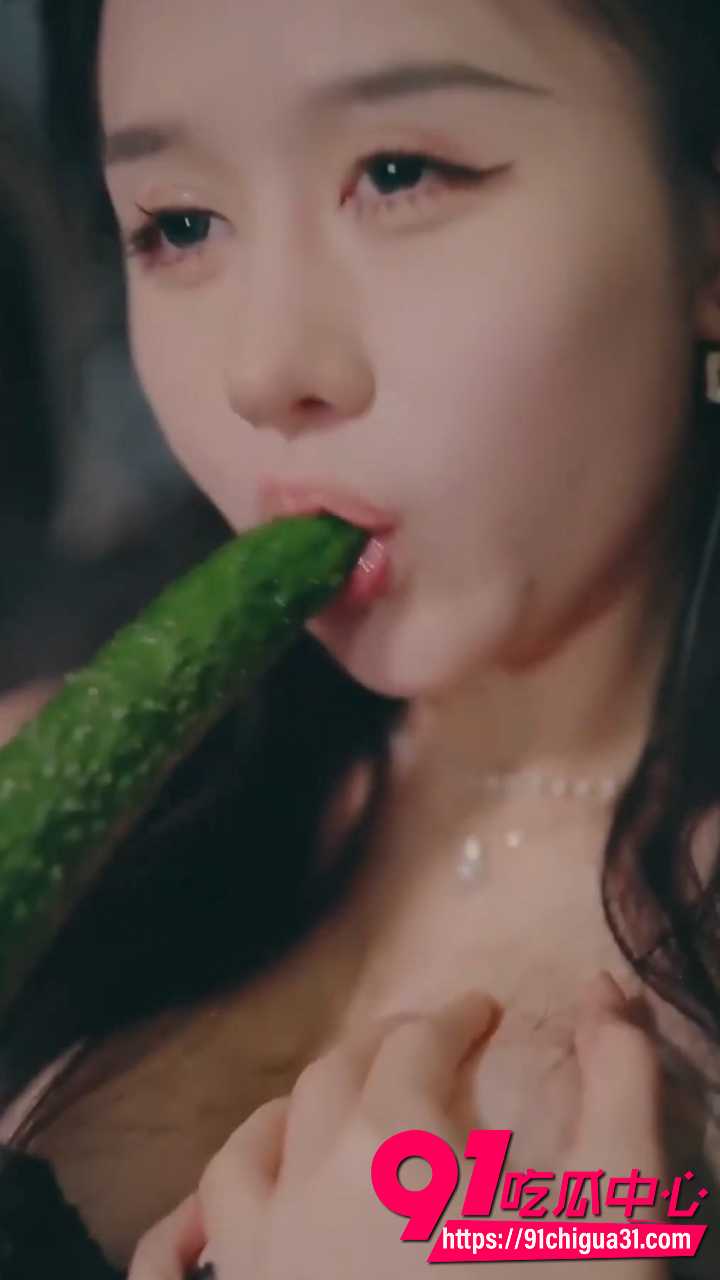 小姨子车内绽放的诱惑4