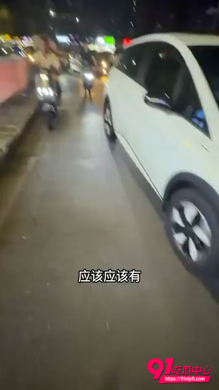 广西北海滴滴司机车内突发猝死！热心路人砸窗急救 护士跪地CPR两次起死回生完整回顾