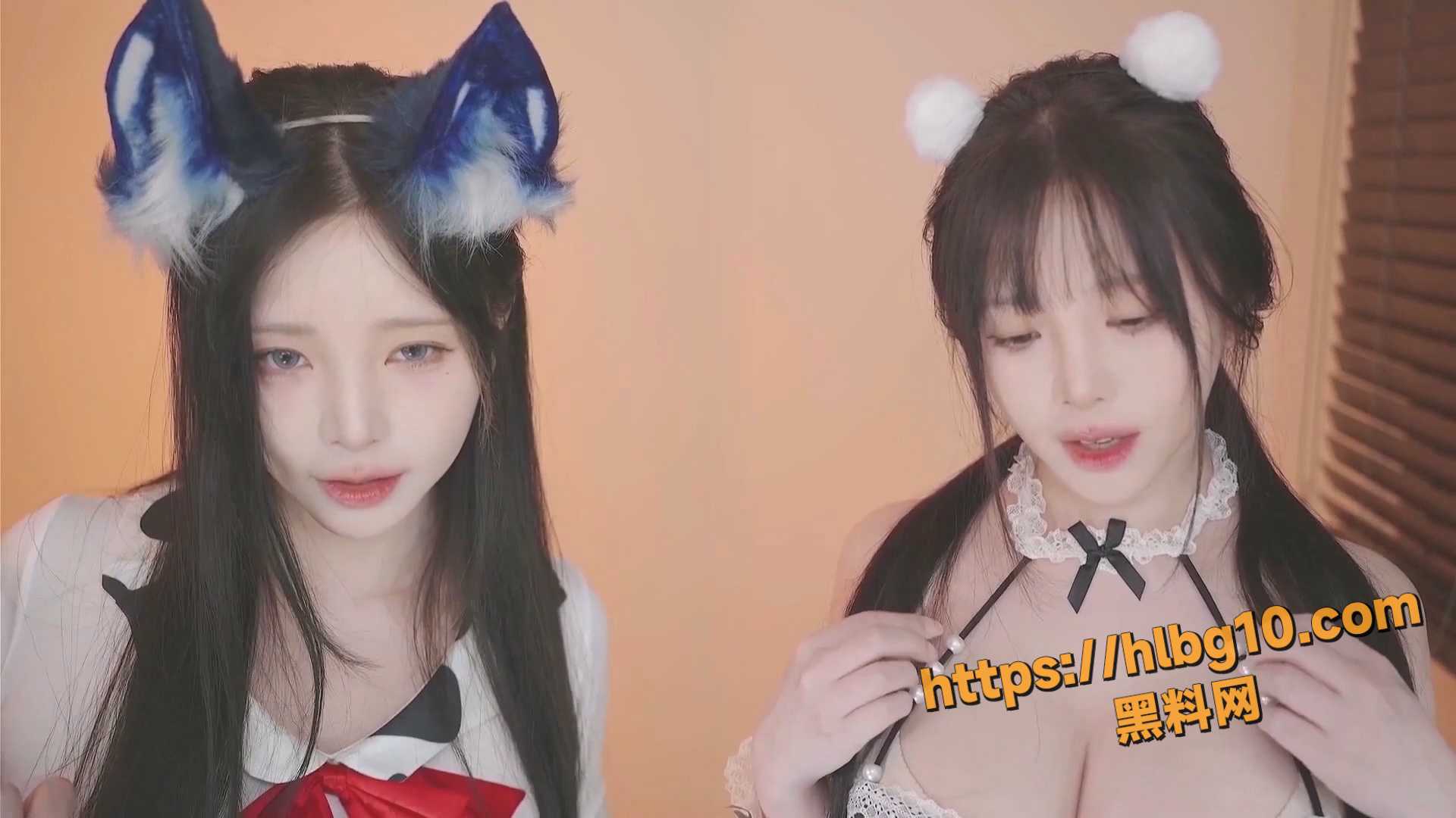 ASMR诱惑系列 私密别墅重点的御姐双人贴贴 幽静的时光配上可爱的妹子 大战一触即发！