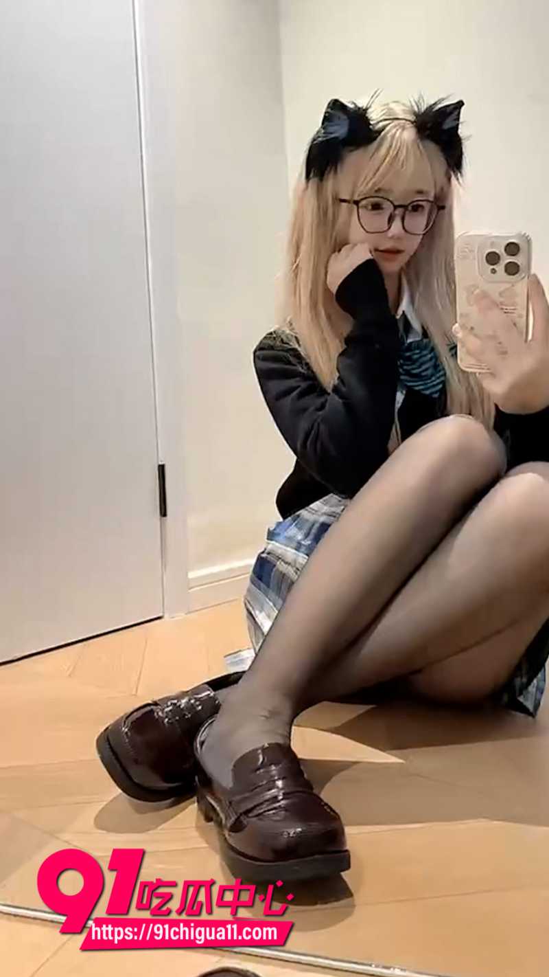 高颜值反差少女美羊羊桑大尺度福利视频曝光16