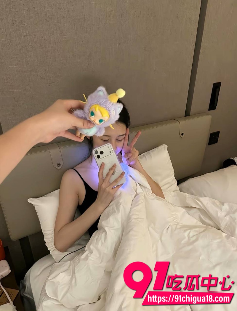 抖音女网红陈雯雯雯勾引闺蜜3ee的男朋友酒店sm激战20