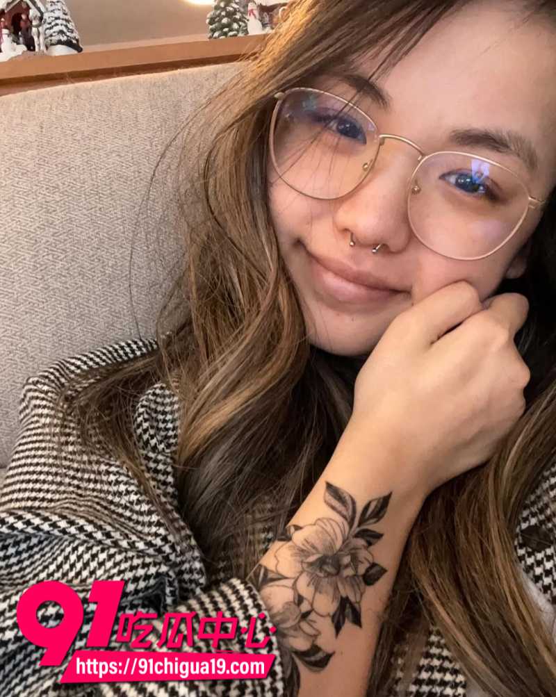 INS性感女网红Amethyst 与男友自拍的性爱视频流出